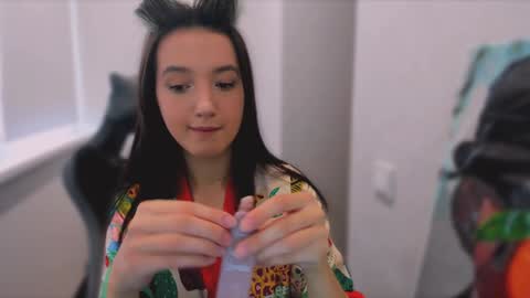 Snapshot of lililaluna chatting on January 14, 9:56 am             ...  online show from January 14, 9:56 am