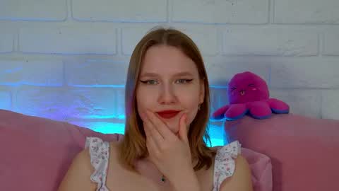 Snapshot of lililinn chatting on April 25, 1:41 pm LiliLinn online show from April 25, 1:41 pm
