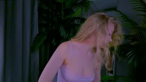 lililok101 online show from March 18, 3:20 am