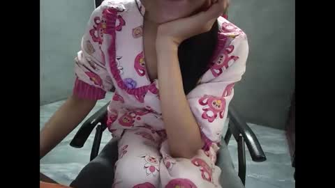 lililove88 online show from February 18, 7:15 am