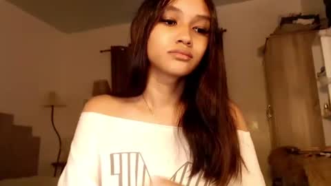 Chloe online show from October 23, 5:40 am