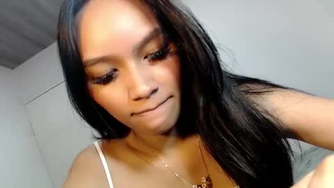 Chloe online show from March 13, 3:18 pm