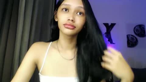 Snapshot of lilit_sensual chatting on May 22, 9:04 am Chloe online show from May 22, 9:04 am