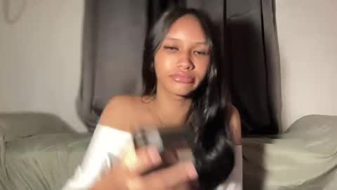 Chloe online show from August 3, 7:39 pm