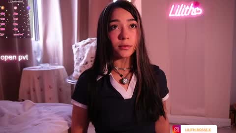 Snapshot of lilith__rosse chatting on May 6, 7:52 pm Lilith Rosse online show from May 6, 7:52 pm