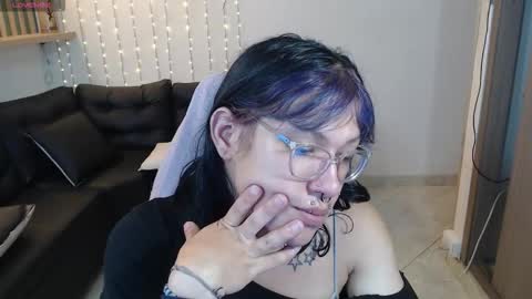 lilith  online show from March 6, 11:39 am