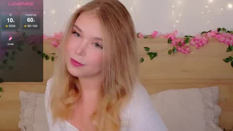 Lilith Bonheur online show from October 23, 8:29 pm
