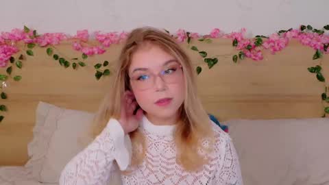 Lilith Bonheur online show from October 24, 10:17 pm