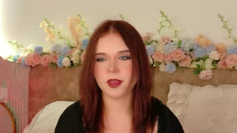 Snapshot of lilith_bonheur chatting on May 7, 11:37 am Lilith Bonheur online show from May 7, 11:37 am