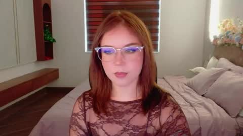 Snapshot of lilith_bonheur chatting on May 28, 3:59 am Lilith Bonheur online show from May 28, 3:59 am
