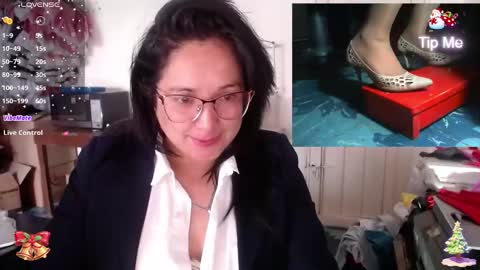Snapshot of lilith_camp chatting on December 19, 12:34 pm Laura lopez online show from December 19, 12:34 pm