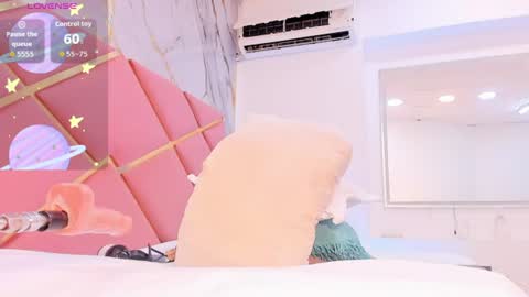 Snapshot of lilith_kramston chatting on July 16, 12:33 pm Lilith online show from July 16, 12:33 pm