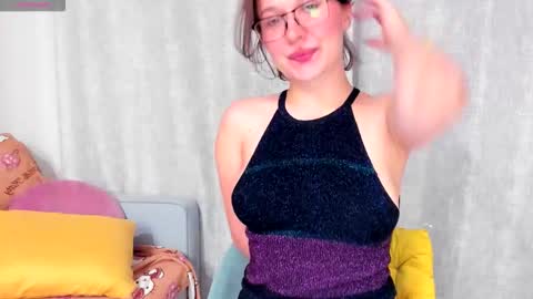 Snapshot of lilith_lutherlow chatting on October 5, 5:55 pm lilith online show from October 5, 5:55 pm