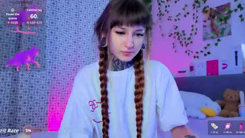 Snapshot of lilith_poison chatting on May 16, 7:12 pm lilith_poison online show from May 16, 7:12 pm