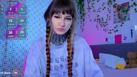 Snapshot of lilith_poison chatting on May 17, 6:04 pm lilith_poison online show from May 17, 6:04 pm