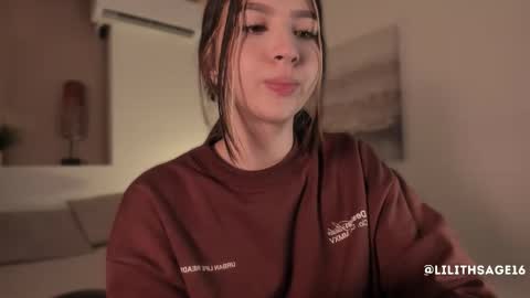 lilith_sage_ online show from October 28, 11:47 am