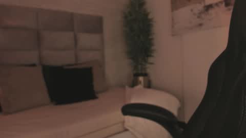 lilith_sage_ online show from February 19, 7:43 pm