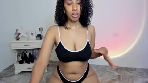 Snapshot of lilith_vision chatting on June 14, 5:09 am Alejandra online show from June 14, 5:09 am
