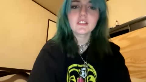 Snapshot of lilithafterdark22 chatting on June 8, 4:24 am molly online show from June 8, 4:24 am