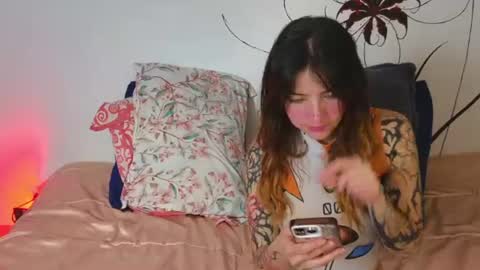 Snapshot of lilithandjacob chatting on August 4, 1:31 am online show from August 4, 1:31 am