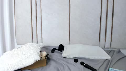 Snapshot of lilithdry chatting on February 20, 1:24 am Lilith online show from February 20, 1:24 am