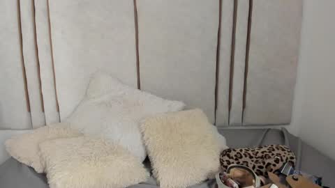 Snapshot of lilithdry chatting on April 1, 11:57 pm Lilith online show from April 1, 11:57 pm