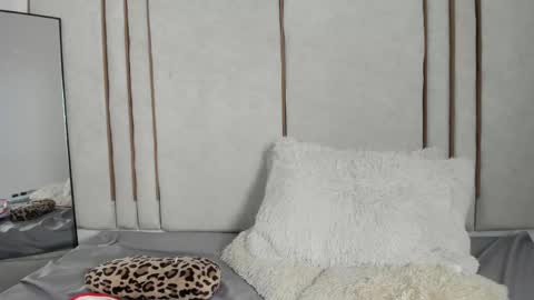 Snapshot of lilithdry chatting on May 6, 1:57 am Lilith online show from May 6, 1:57 am
