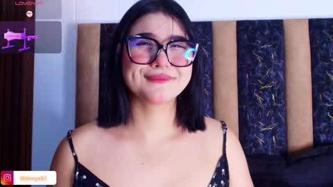 Snapshot of lilithnyx_x chatting on May 18, 3:07 pm lilithnyx_x online show from May 18, 3:07 pm