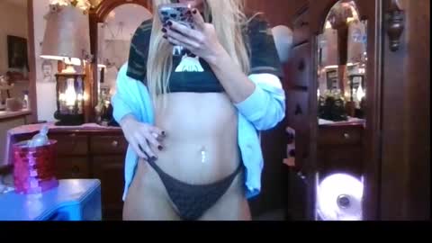 Lilithohfish online show from October 23, 2:05 pm