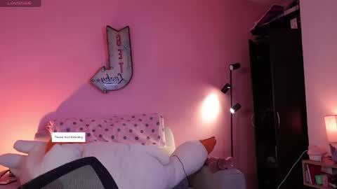 Snapshot of lilithrose_2 chatting on May 20, 8:59 pm lilithrose_2 online show from May 20, 8:59 pm