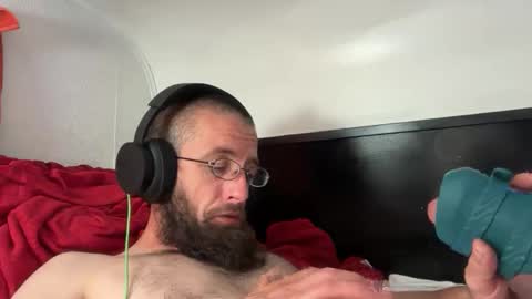 Snapshot of liliths_duck chatting on May 9, 10:53 am liliths_duck online show from May 9, 10:53 am