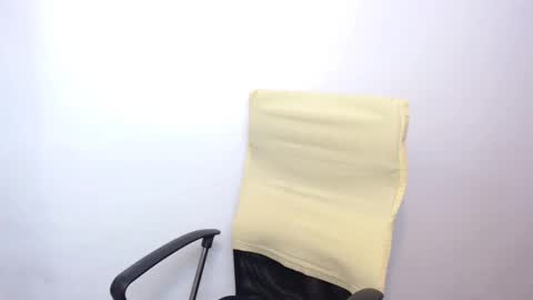 Snapshot of lilithserendipity chatting on March 1, 3:10 am LILITHSERENDIPITY online show from March 1, 3:10 am