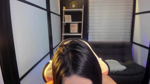 Snapshot of lilithteeen chatting on December 30, 7:37 am Lilith online show from December 30, 7:37 am