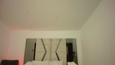 Snapshot of lilithteeen chatting on January 3, 11:03 am Lilith online show from January 3, 11:03 am