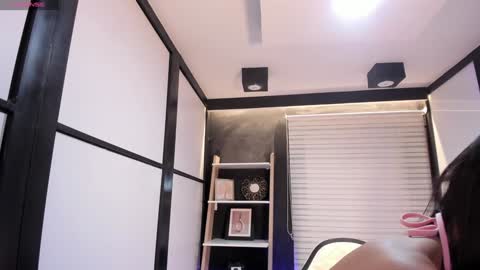 Snapshot of lilithteeen chatting on February 6, 7:56 am Lilith online show from February 6, 7:56 am