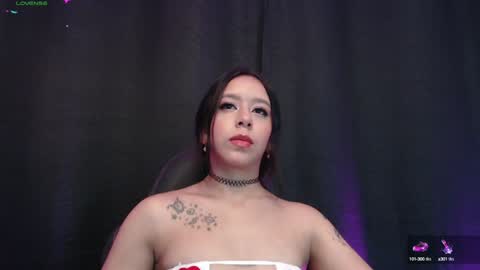 Snapshot of lilithwallkeer chatting on December 12, 5:42 am Maria online show from December 12, 5:42 am