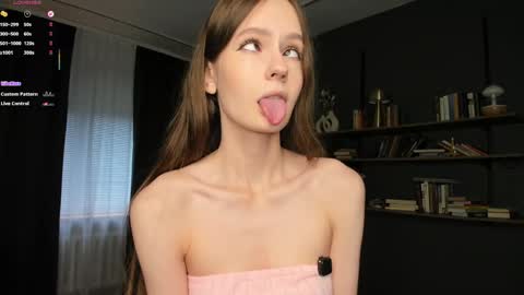 Snapshot of lilkiti chatting on May 29, 8:56 am Kiti online show from May 29, 8:56 am