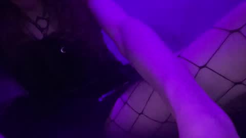 Snapshot of lilkitten1994 chatting on November 3, 1:19 am CurlyCutie online show from November 3, 1:19 am