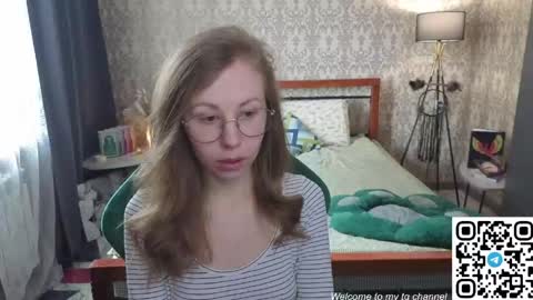 Snapshot of lill_mary chatting on April 23, 2:24 am Maria online show from April 23, 2:24 am