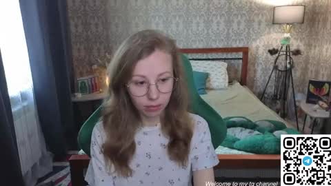 Snapshot of lill_mary chatting on April 28, 1:59 am Maria online show from April 28, 1:59 am
