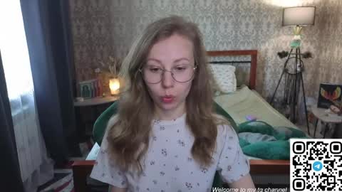 Snapshot of lill_mary chatting on April 28, 2:27 am Maria online show from April 28, 2:27 am
