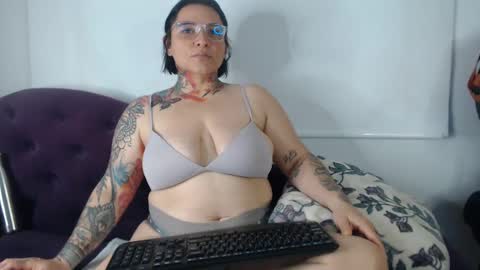 Snapshot of lillebbw_sweet chatting on September 22, 10:23 pm lille online show from September 22, 10:23 pm
