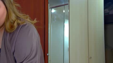 LillianHaig online show from February 4, 7:09 pm