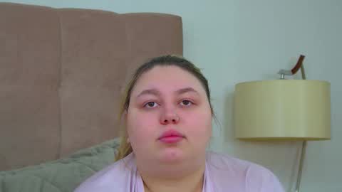 LillianHaig online show from February 8, 6:39 am