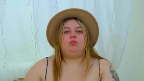 LillianHaig online show from February 18, 6:48 pm