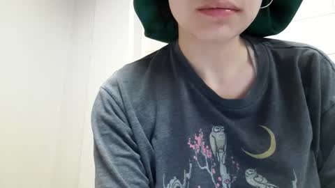 Snapshot of lilly49547 chatting on March 3, 2:26 am Lilly online show from March 3, 2:26 am