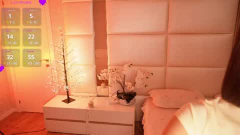 Snapshot of lilly_colins chatting on June 30, 7:59 pm Lilly Colins online show from June 30, 7:59 pm