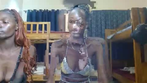Snapshot of lilly_freak chatting on September 9, 4:28 pm Des online show from September 9, 4:28 pm