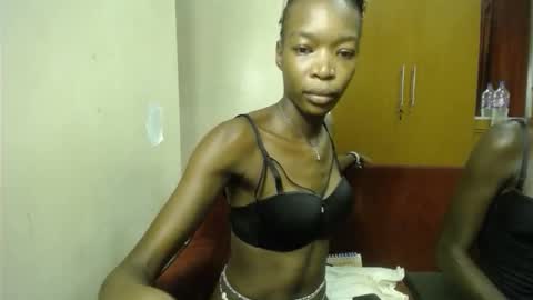 Snapshot of lilly_freak chatting on March 13, 7:42 pm Des online show from March 13, 7:42 pm