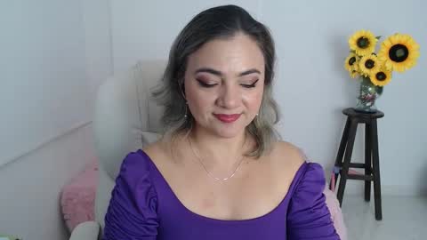 Lilly online show from November 25, 2:17 pm